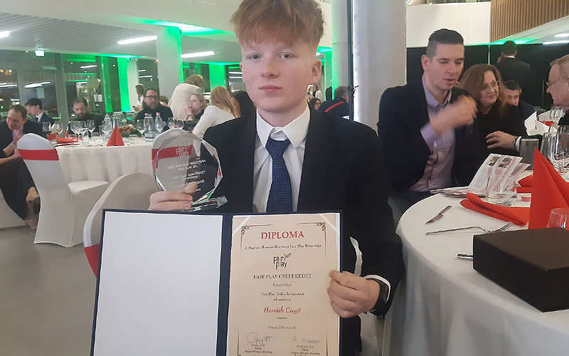 Horváth Csegő, az ARAK tájfutója kapta a MOB Fair Play díját